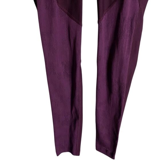 Under Armour Women's Purple Athletic Wear 7/8 Leggings - Picture 3 of 7